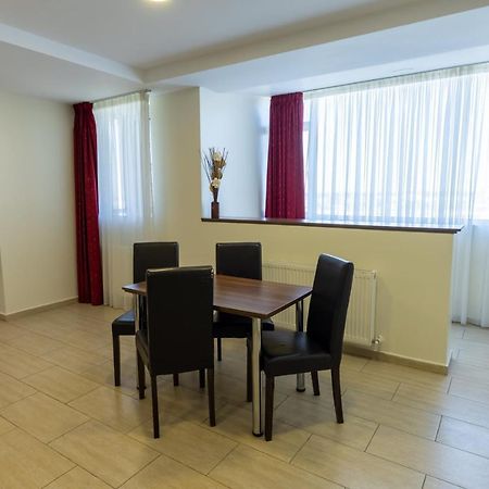 Aparthotel Sir Fundeni Tower Bucarest Esterno foto