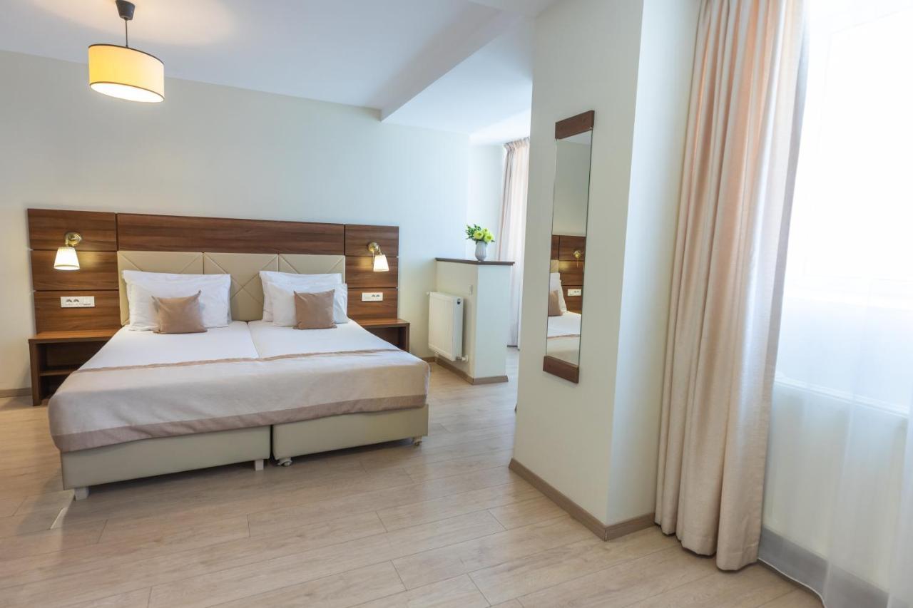 Aparthotel Sir Fundeni Tower Bucarest Esterno foto