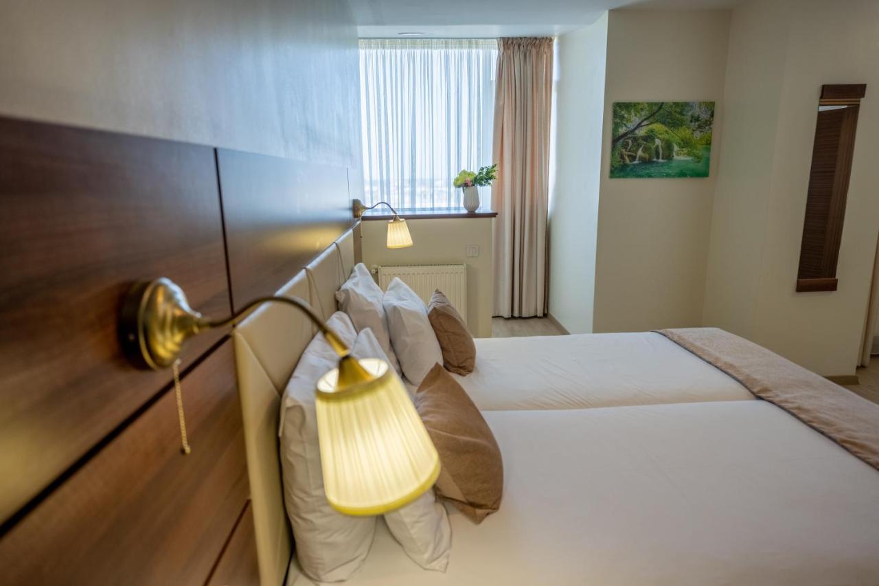 Aparthotel Sir Fundeni Tower Bucarest Esterno foto