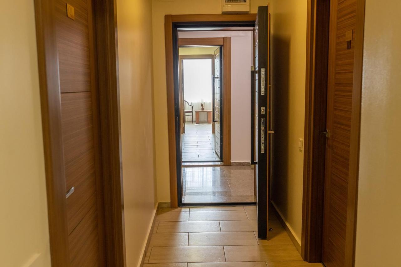 Aparthotel Sir Fundeni Tower Bucarest Esterno foto