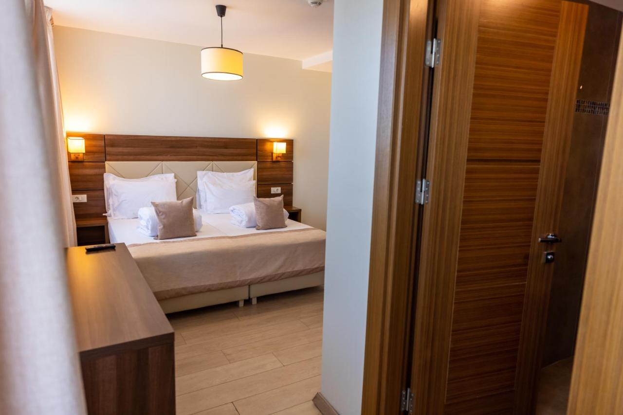 Aparthotel Sir Fundeni Tower Bucarest Esterno foto