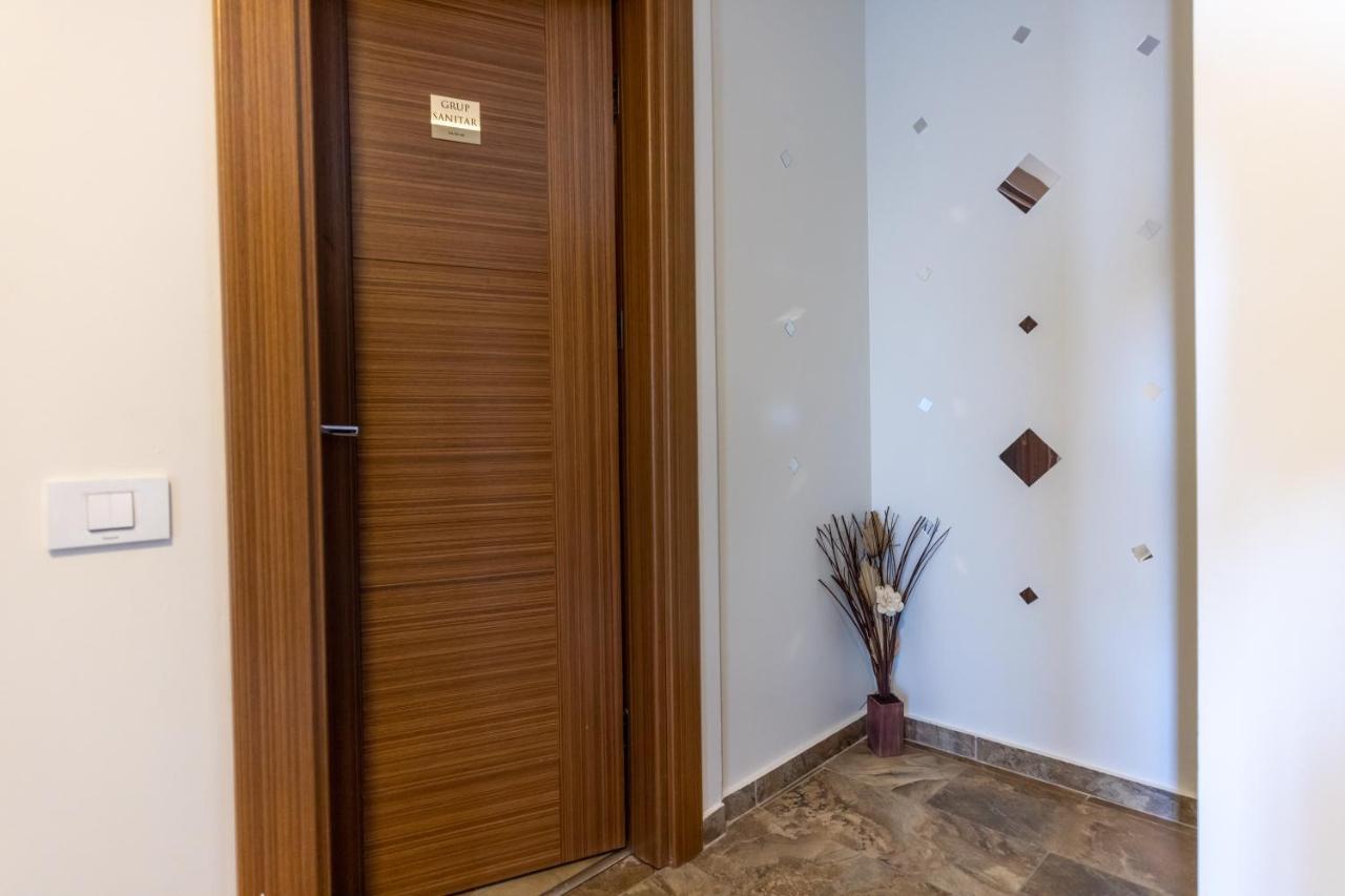 Aparthotel Sir Fundeni Tower Bucarest Esterno foto