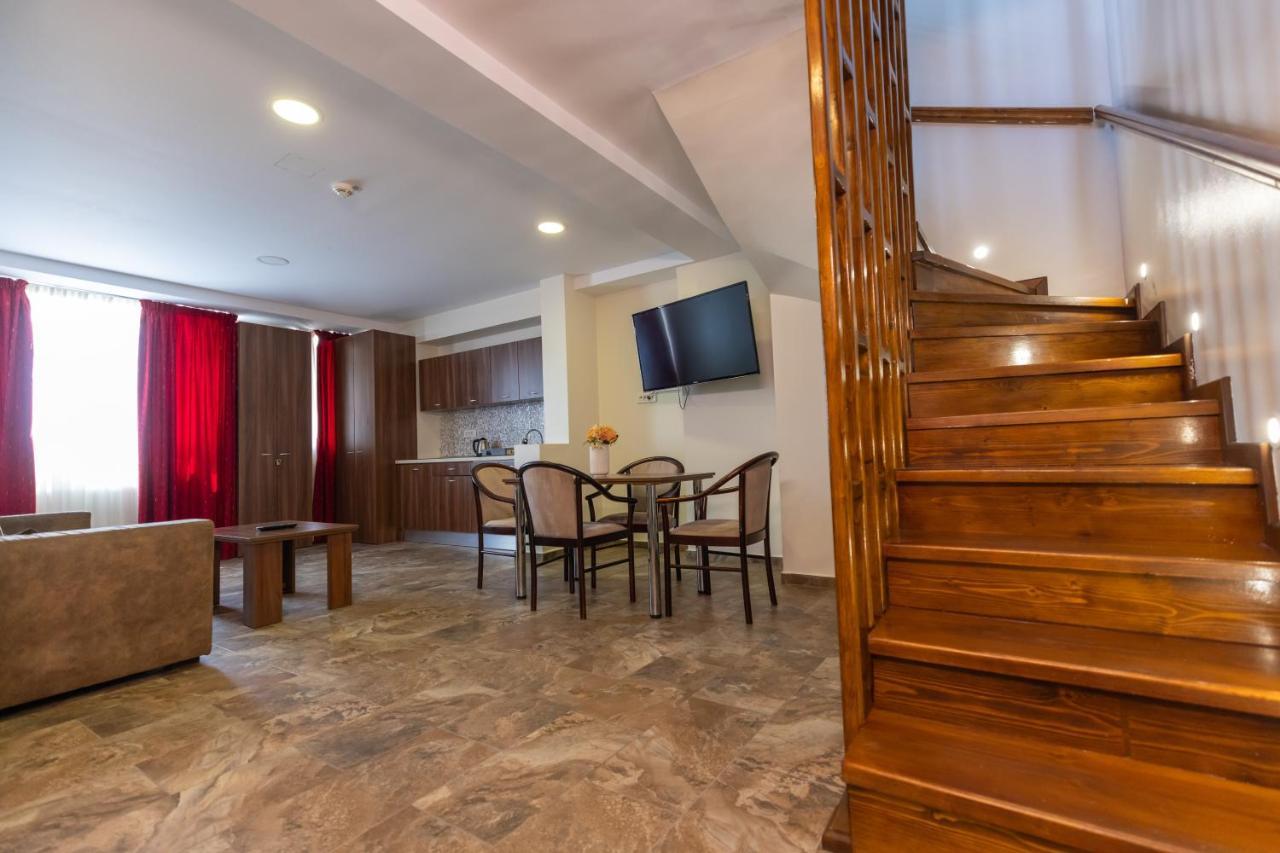 Aparthotel Sir Fundeni Tower Bucarest Esterno foto
