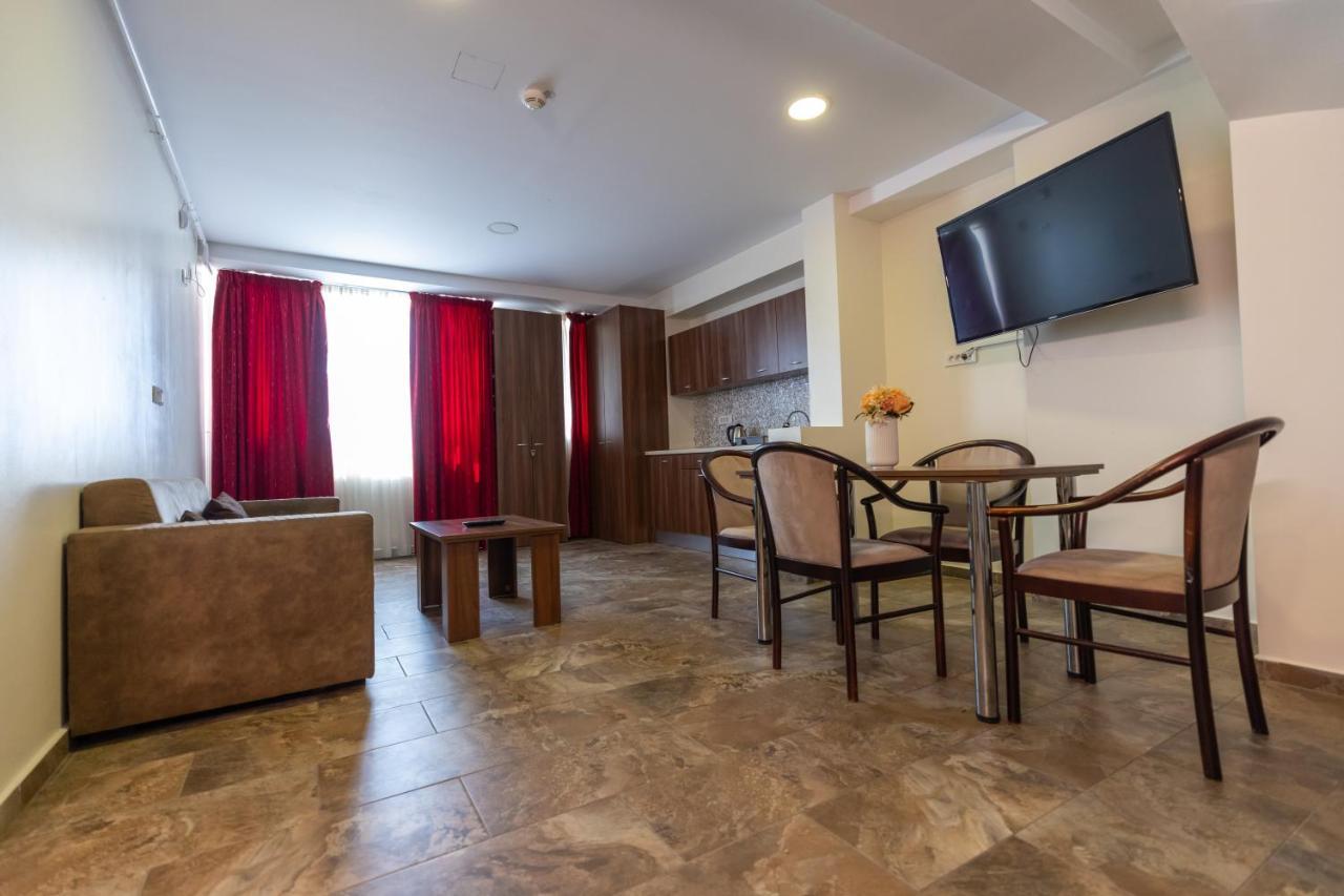 Aparthotel Sir Fundeni Tower Bucarest Esterno foto
