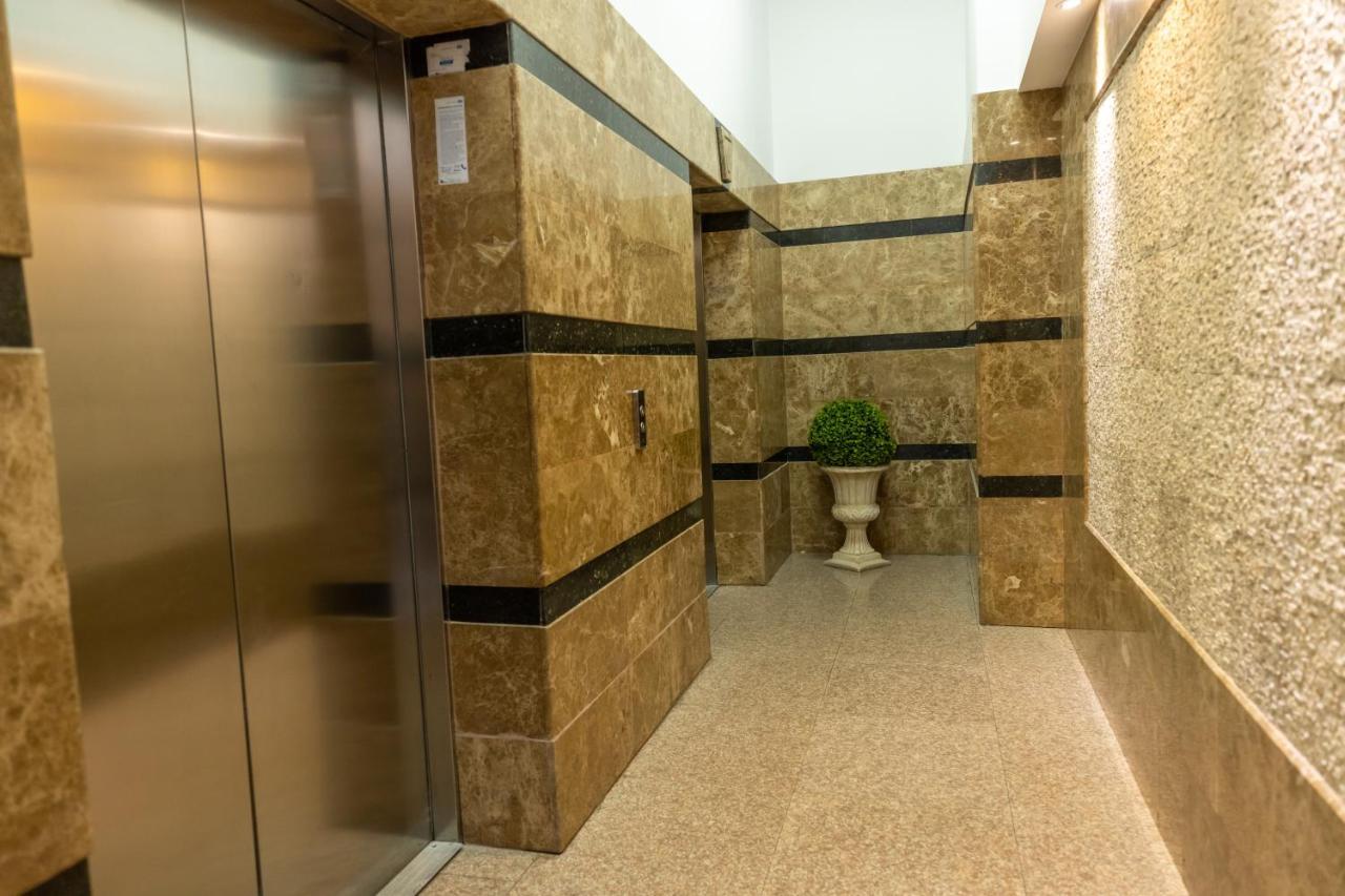 Aparthotel Sir Fundeni Tower Bucarest Esterno foto