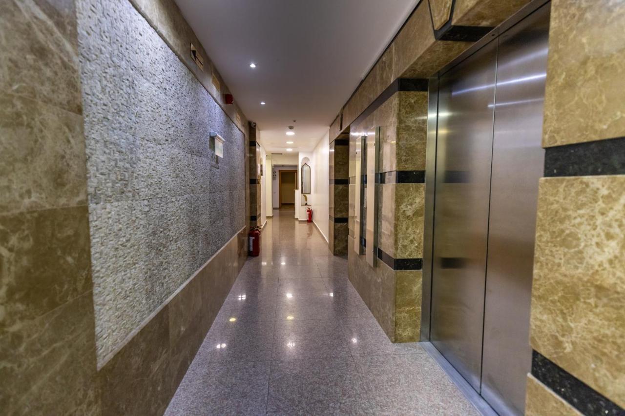Aparthotel Sir Fundeni Tower Bucarest Esterno foto