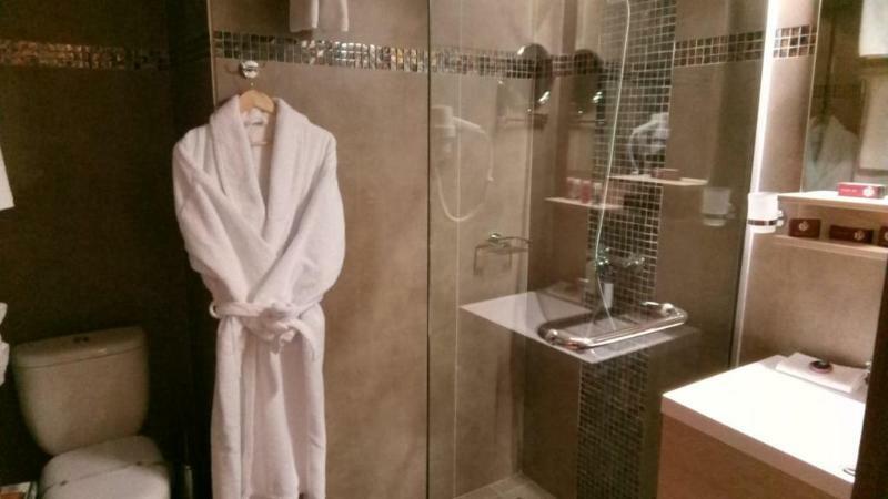 Aparthotel Sir Fundeni Tower Bucarest Esterno foto